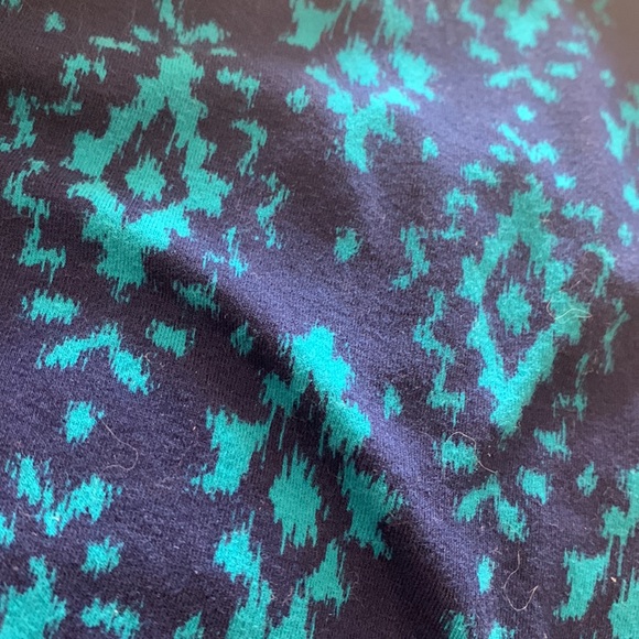 Slim fitting dress - Picture 4 of 4